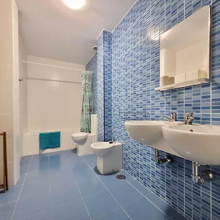 Apartament Briones *